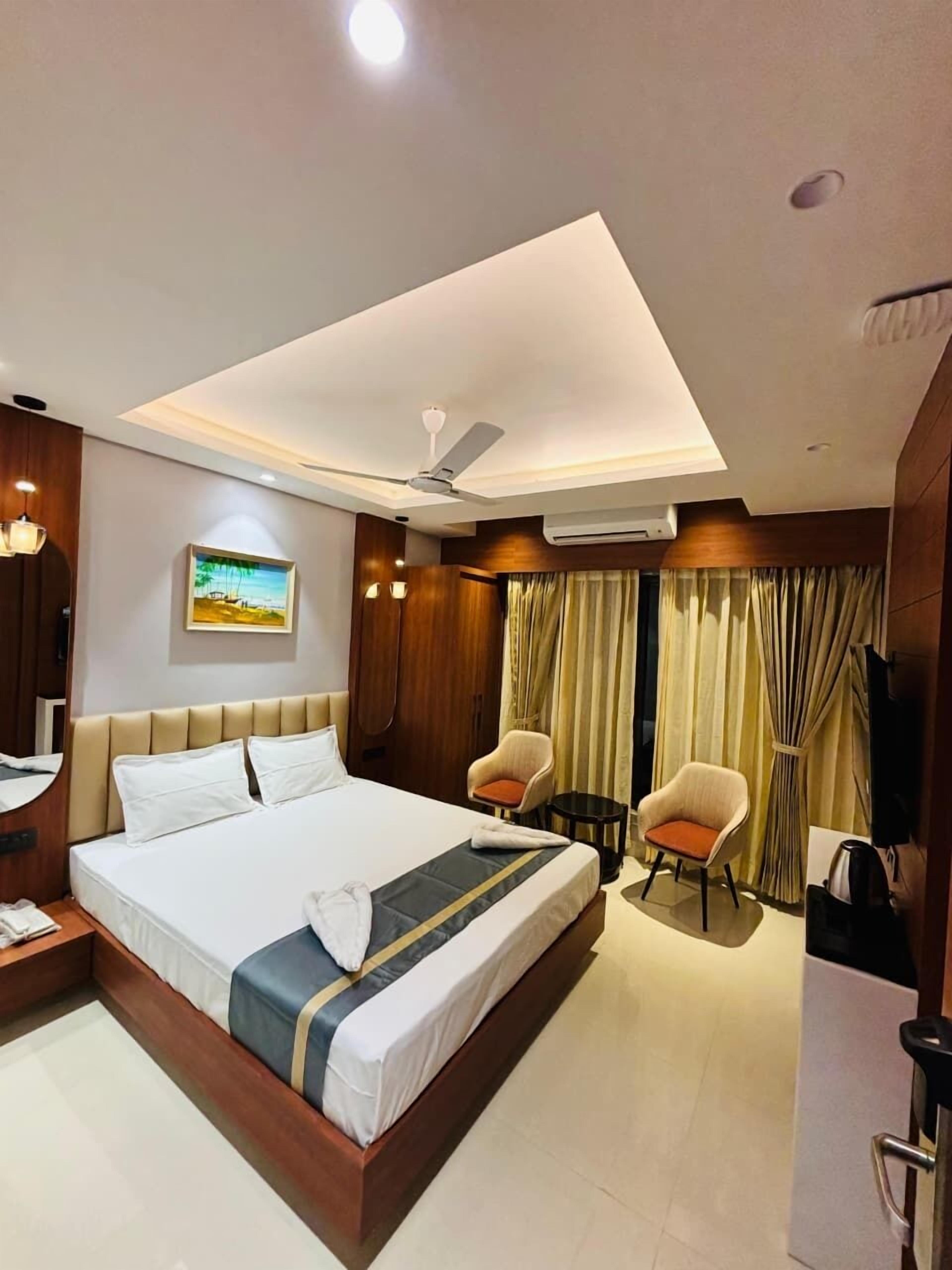 Bàn, khu vực làm việc phù hợp cho laptop 