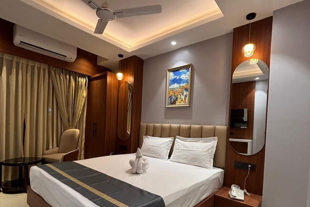 Kamar Double Klasik | Meja kerja, ruang kerja ramah laptop, dan Wi-Fi gratis