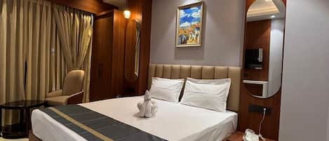 Classic Double Room | Desk, laptop workspace, free WiFi