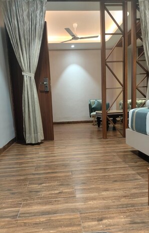 Desk, laptop workspace, free WiFi - HOTEL BIVA (Silchar)