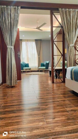 Desk, laptop workspace, free WiFi - HOTEL BIVA (Silchar)