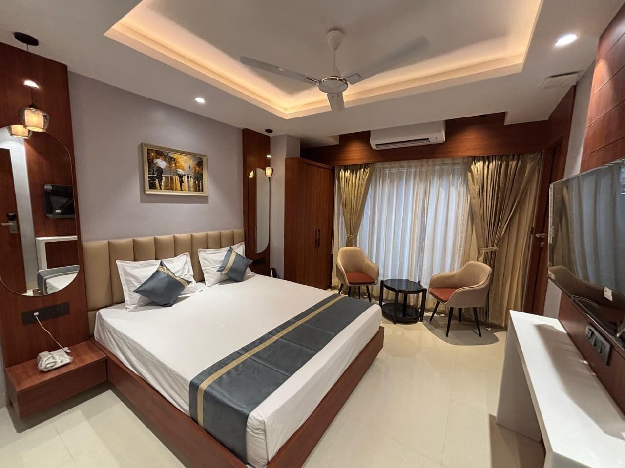 Bàn, khu vực làm việc phù hợp cho laptop 