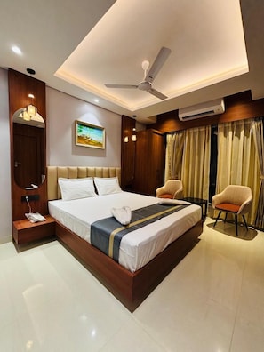 Kamar Double Ekonomi | Meja kerja, ruang kerja ramah laptop, dan Wi-Fi gratis