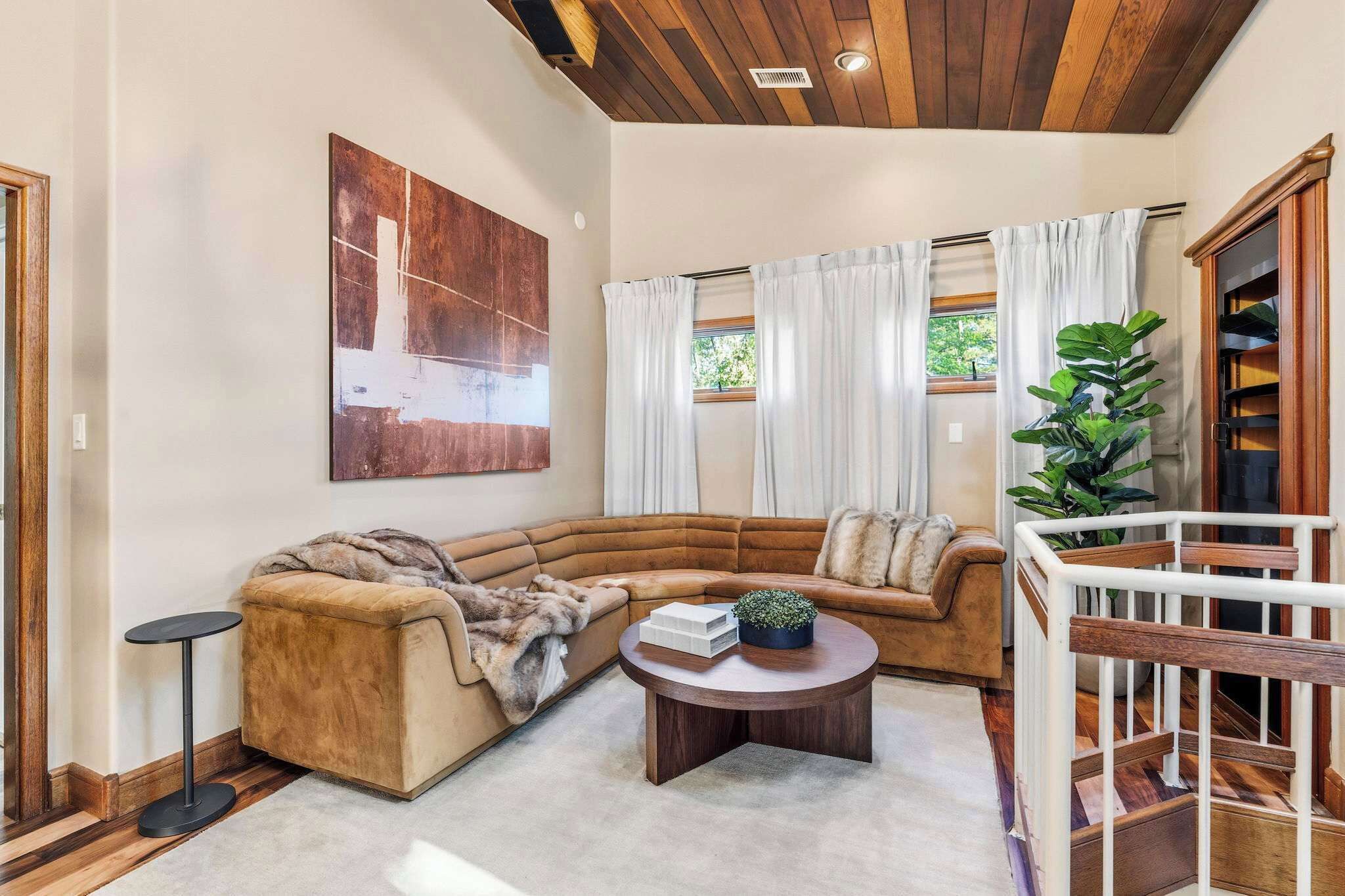 Televisión, estéreo, oficina