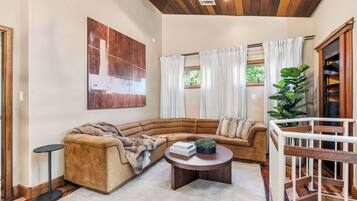 Televisión, estéreo, oficina