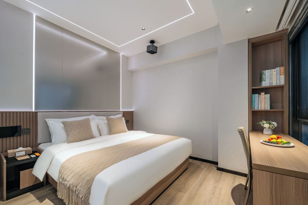 Dobbeltrom – comfort | Sengetøy av topp kvalitet, dundyner, memory foam-senger og skrivebord