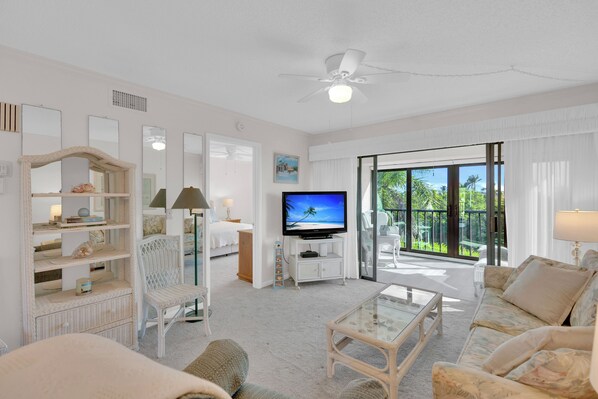 2 bedrooms, iron/ironing board, internet, bed sheets