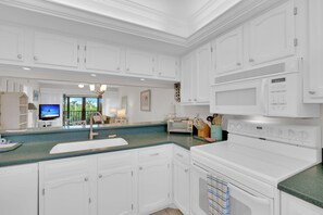 Fridge, microwave, oven, stovetop - BAY VILLAGE 203 2B/2B CONDO! WALK TO BEACH! (Fort Myers Beach)