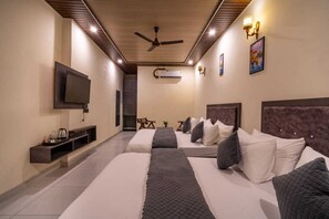 Family Room | Free WiFi