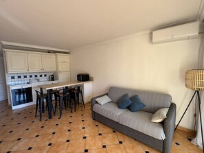 TV - 3-room apartment with air conditioning in residence with pools and tennis (Cavalaire-sur-Mer)