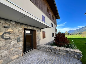 تفاصيل الفندق من الخارج