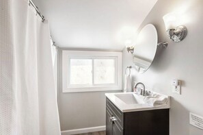 Hair dryer, towels, soap, toilet paper - Spacious House with Hot Tub & Fenced Yard, 3 Blocks From Downtown South Haven (South Haven)
