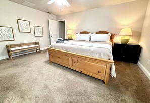 3 habitaciones, tabla de planchar con plancha, wifi y ropa de cama 