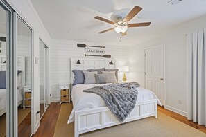 4 bedrooms, iron/ironing board, free WiFi, bed sheets