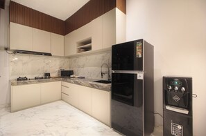 ماكينة لصنع القهوة/الشاي، غلّاية كهربائية