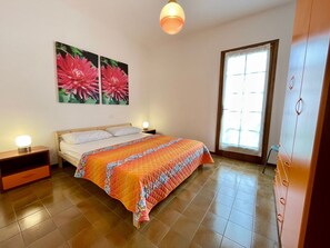 3 bedrooms - Colorful villa close to the sea (Porto Santa Margherita)