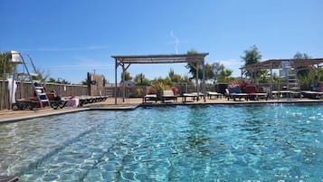 Piscine extérieure, piscine chauffée