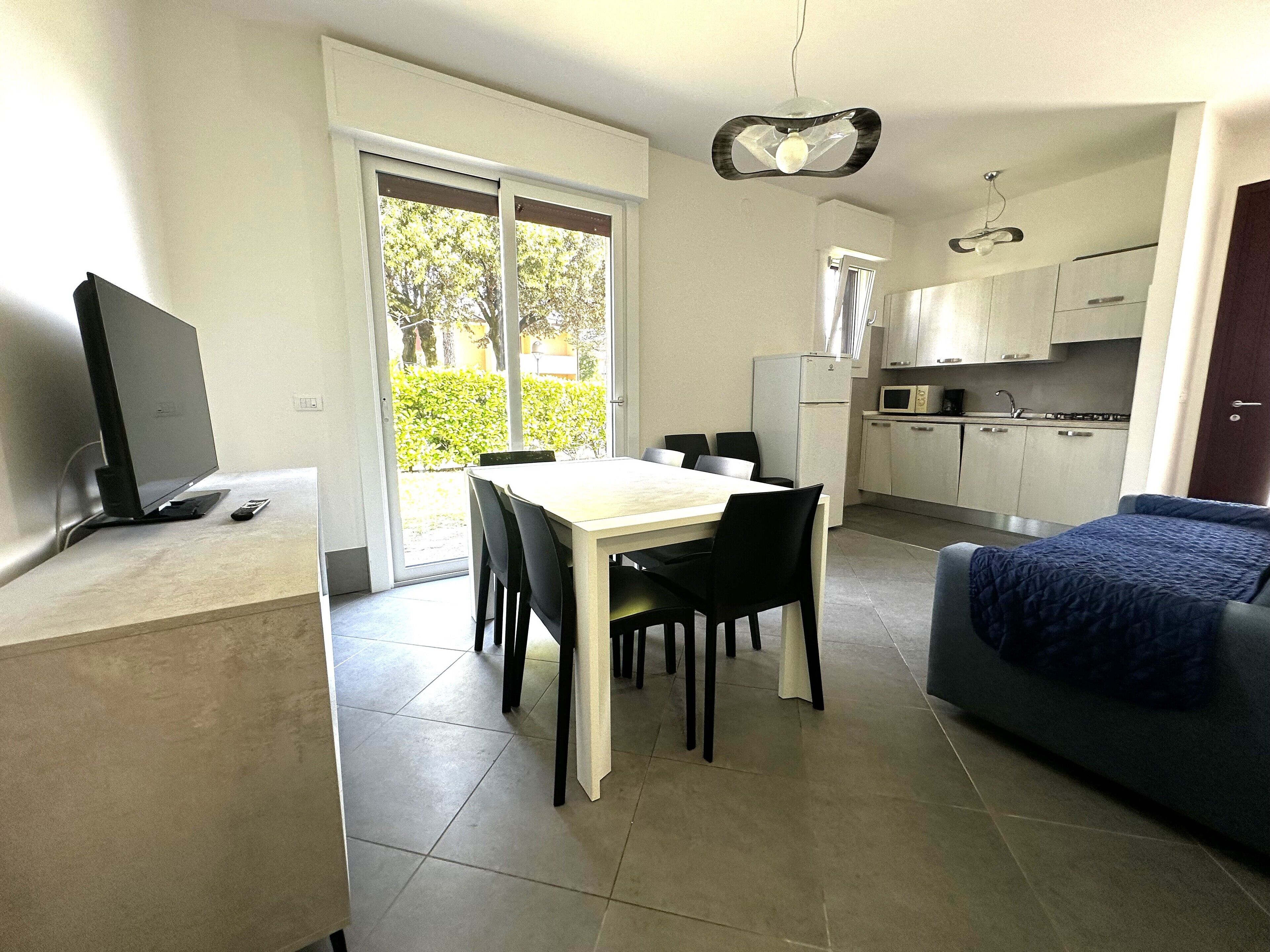 Villa, 3 habitaciones, patio, vista al jardín | Comedor