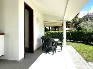 Villa, 3 habitaciones, patio, vista al jardín | Jardín