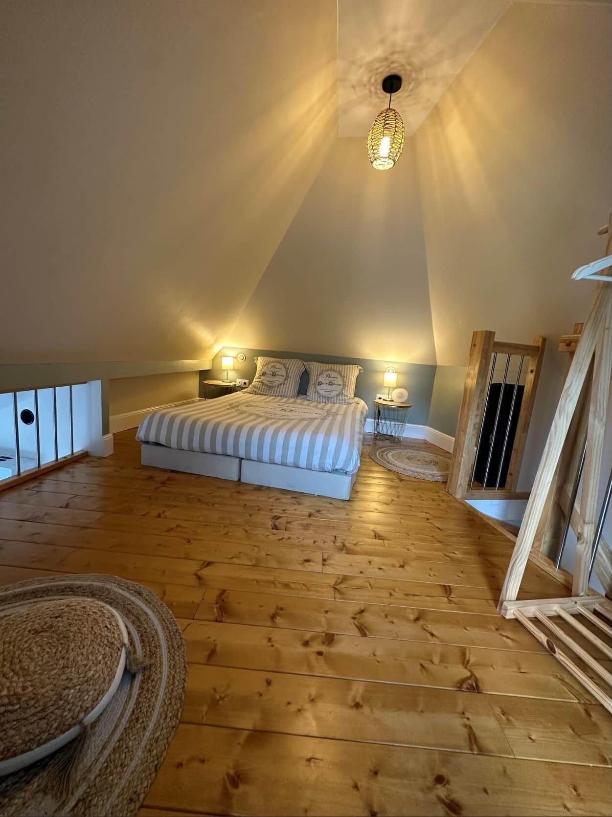 1 多间卧室、熨斗/熨衣板、WiFi、床单