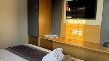 Comfort Studio, City View | Desk, laptop workspace, soundproofing, iron/ironing board