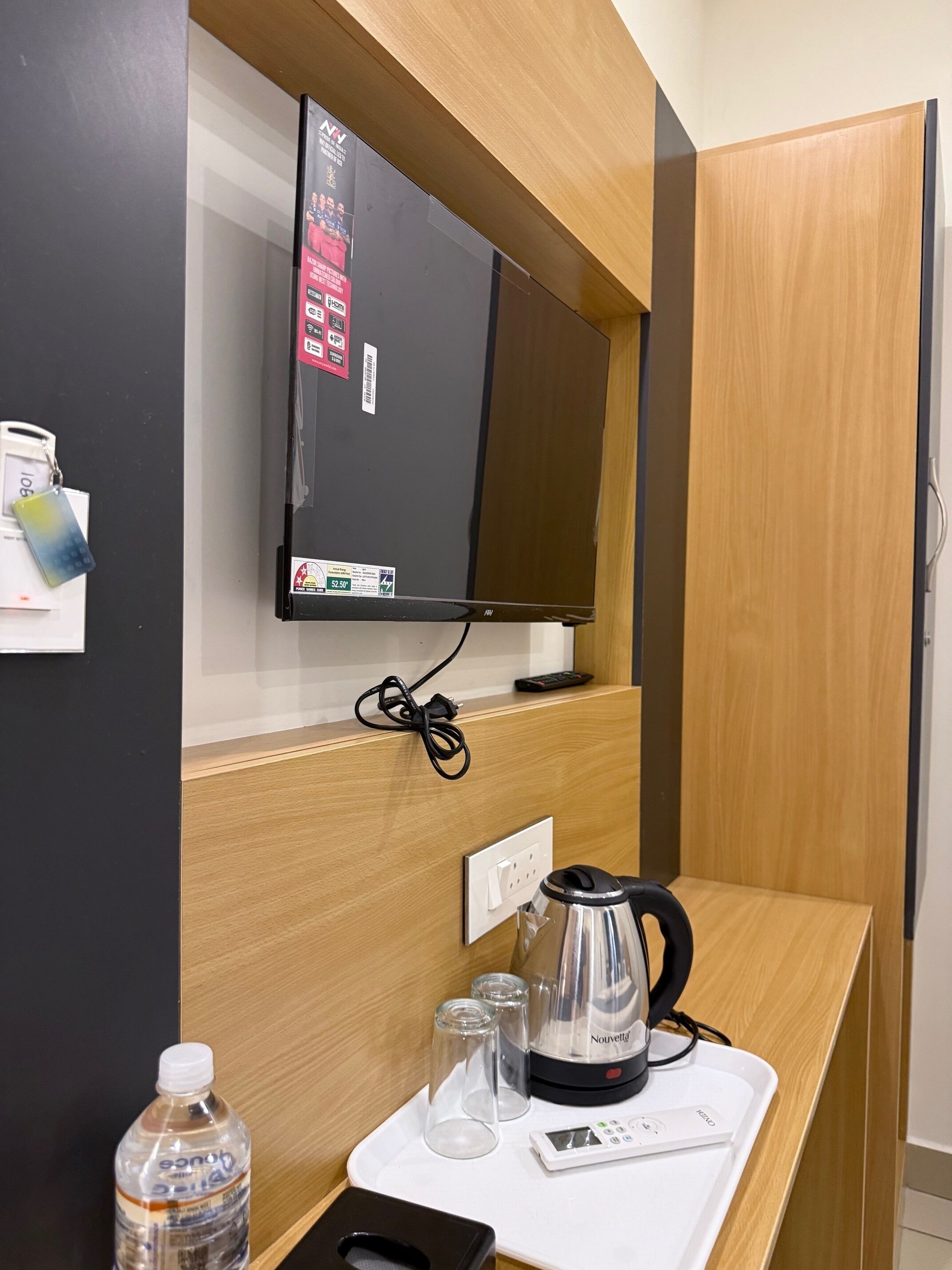 Comfort Studio, City View | In-room dining