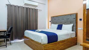 Phòng Deluxe, quang cảnh thành phố | Bàn ủi/dụng cụ ủi quần áo, truy cập Internet không dây miễn phí