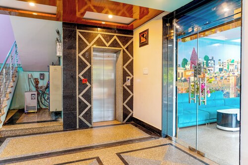 Navneeta Grand Hotel & Banquet Hall 