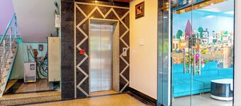 Navneeta Grand Hotel & Banquet Hall 