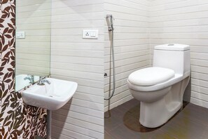 Deluxe Room, City View | Bathroom - Navneeta Grand Hotel & Banquet Hall  (Varanasi)