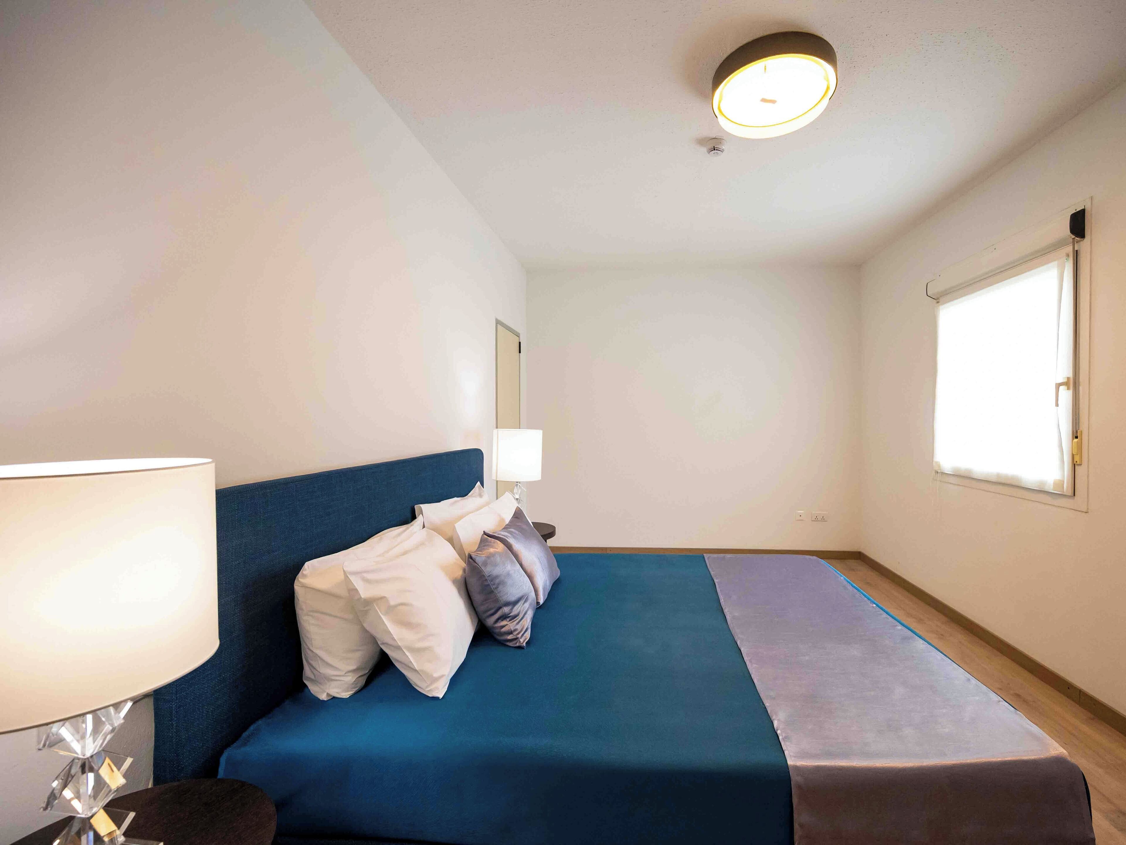 주니어 스위트, 정원 전망 | 욕실 | 샤워 시설, 무료 세면용품, 헤어드라이어, 타월