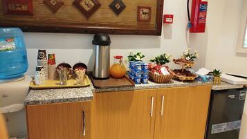 Free daily on-the-go breakfast