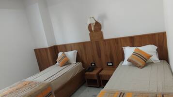 Comfort-Doppelzimmer, Balkon, Stadtblick | Kostenloses WLAN