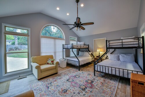 Qb-1:  4 Bedroom Home 3.5 miles from Bryant-Denny Stadium!