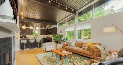 Mid-Century Modern x Bohemian Home