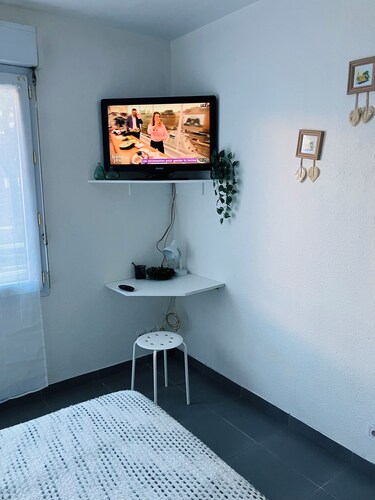 Studio Bd Jules Verne well located easy access Centre -Transport & commerce