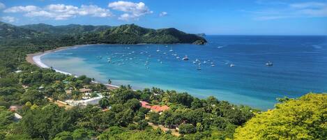 Beach nearby, sun-loungers, beach towels