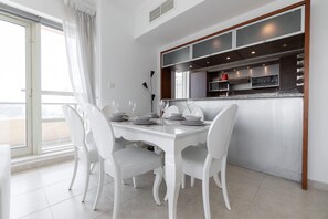 Apartment | 2 bedrooms, Internet - Dubai Marina Sleeps 4 With Marina Views (Dubai)