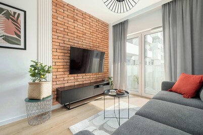 Stylish Apartment with 2 Bedrooms | Balcony and Parking
