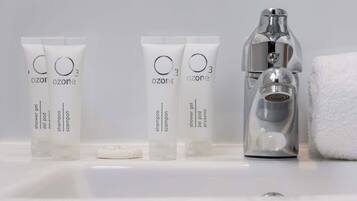 Chuveiro, secador de cabelo