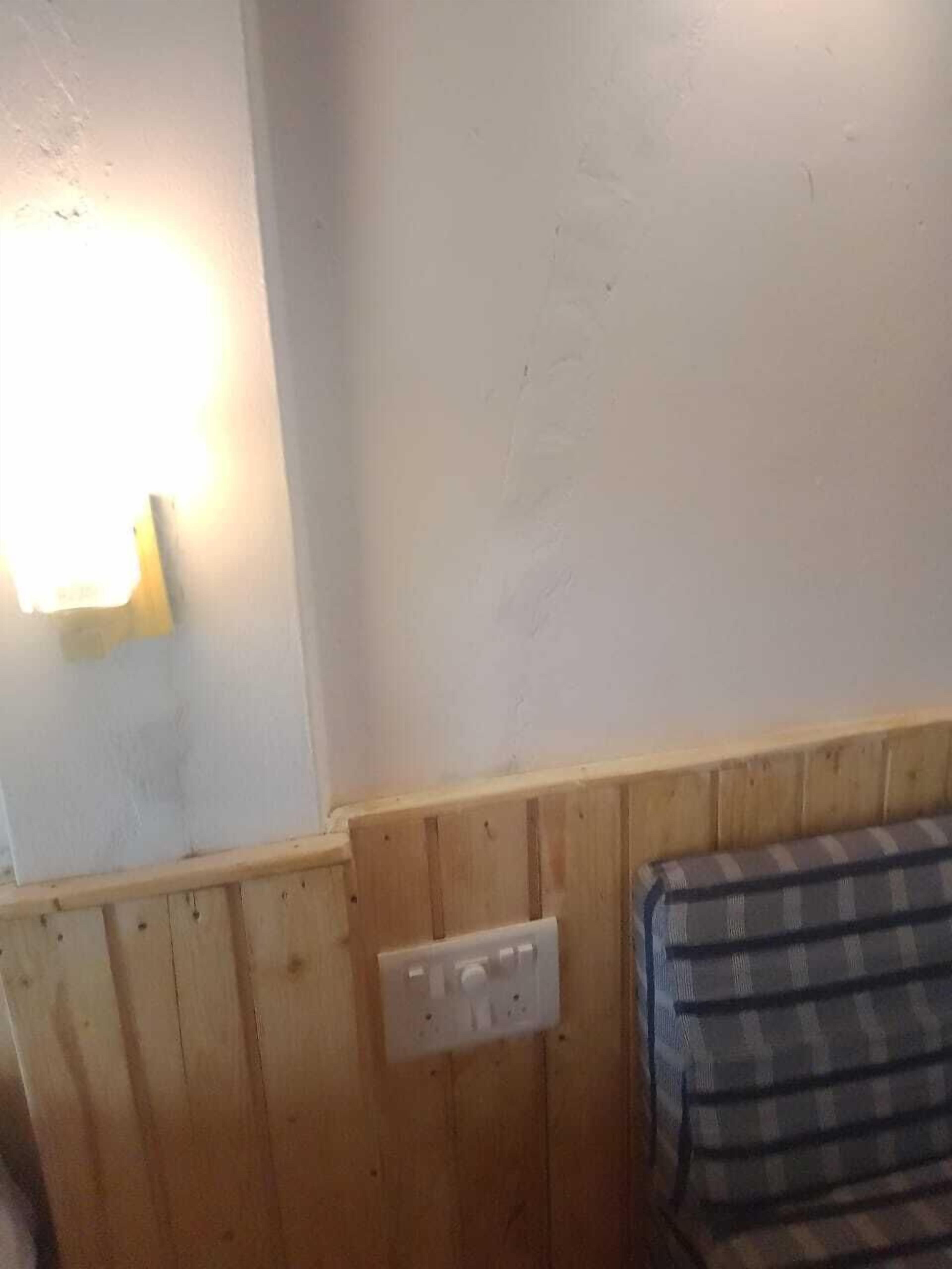 办公桌、笔记本电脑工作区