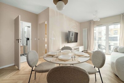 Jasielska 7C Poznań | Beige Apartment with Parking and Air Conditioning