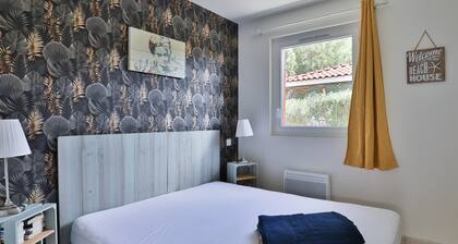 Stylish Villa in Parentis-en-born