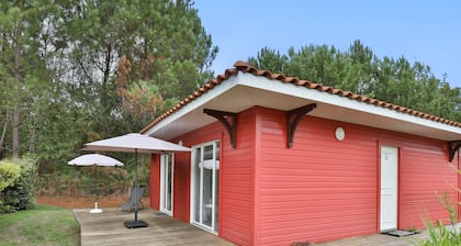 Stylish Villa in Parentis-en-born