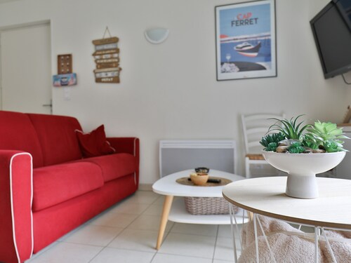 Stylish Villa in Parentis-en-born