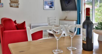 Stylish Villa in Parentis-en-born