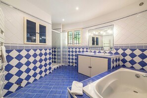 Apartment | Bathroom