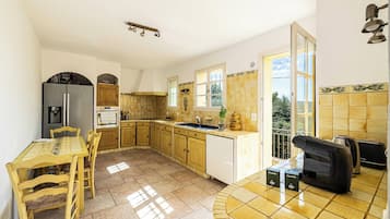Apartment | Dapur peribadi | Peti sejuk, ketuhar gelombang mikro, ketuhar, dapur