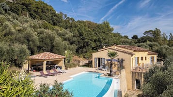 Apartemen | Kolam renang | Kolam renang outdoor