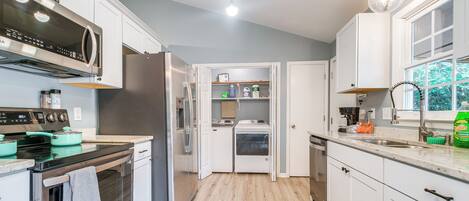 House (2 Bedrooms) | Interior